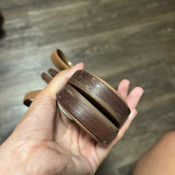 Tory Burch Brown/ Tan Leather Thong Flip Flop Gold Logo Sandals Size 7 - Picture 11 of 12